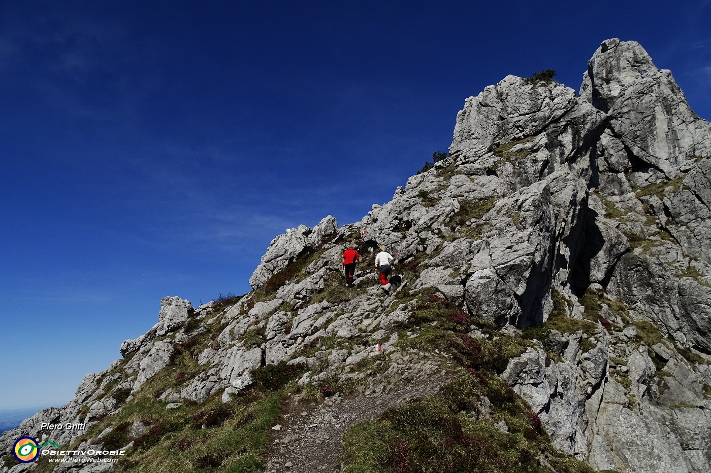 31 Salendo in Cima Croce.JPG